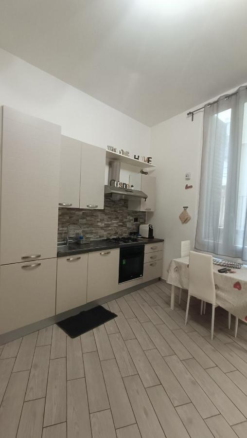 Il Filo Di Claudia Apartamento Savona Exterior foto