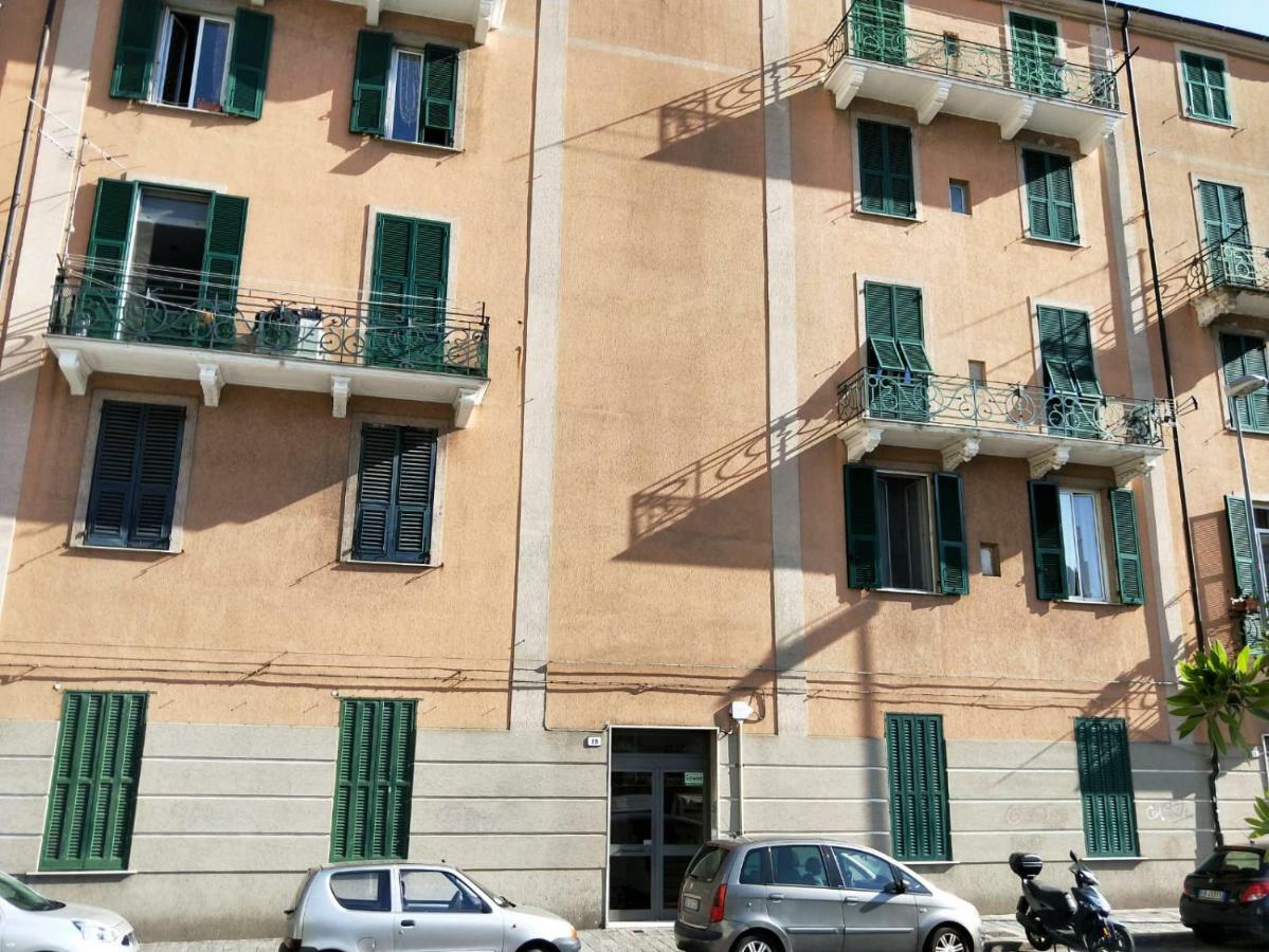 Il Filo Di Claudia Apartamento Savona Exterior foto