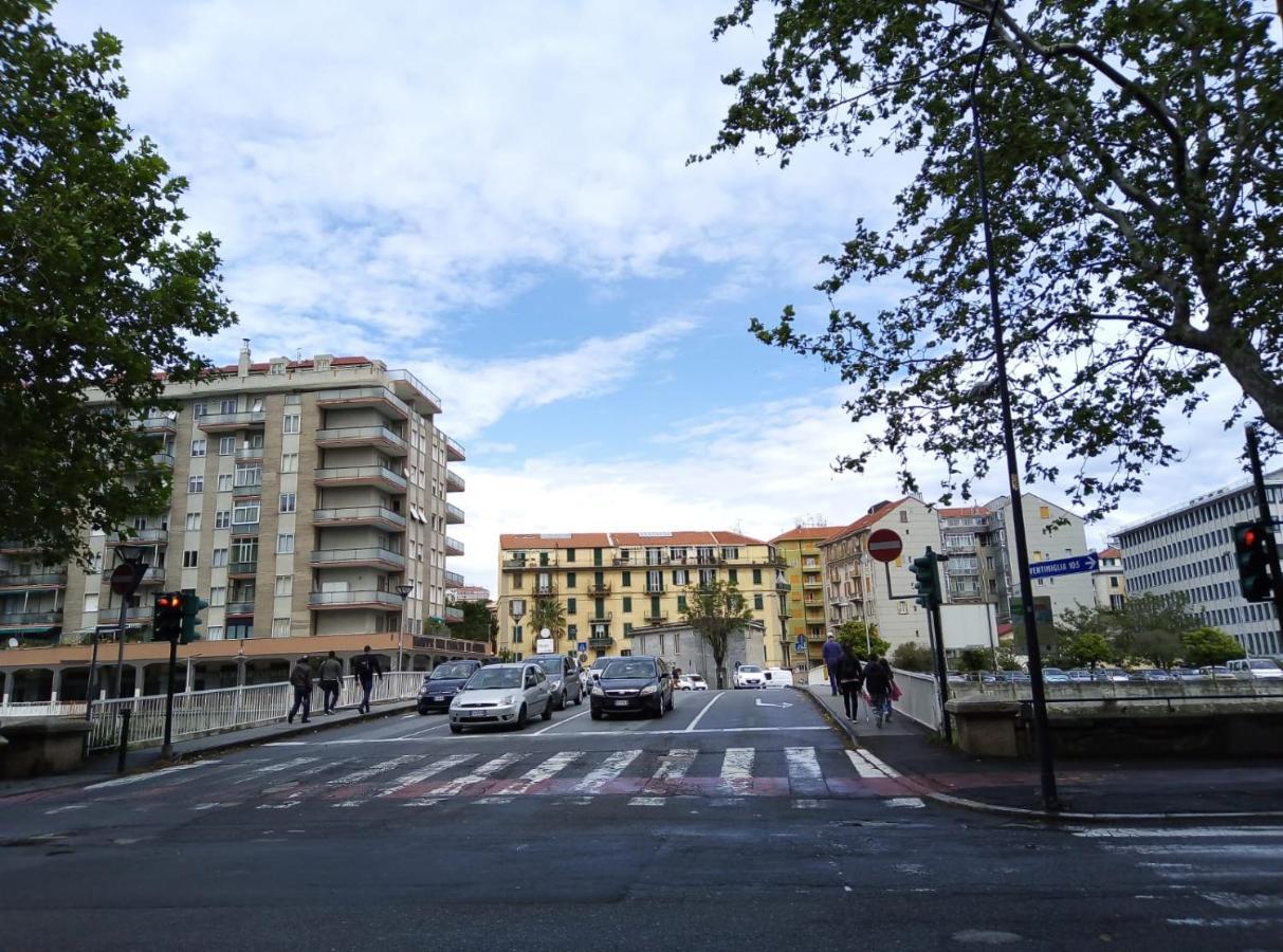 Il Filo Di Claudia Apartamento Savona Exterior foto